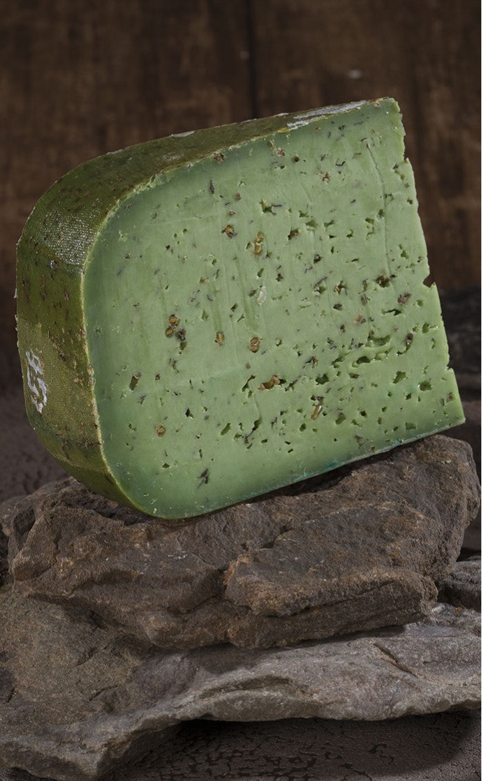 Queso Gouda con Pesto Verde