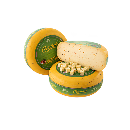 Queso Gouda Con Tomate Y Aceitunas